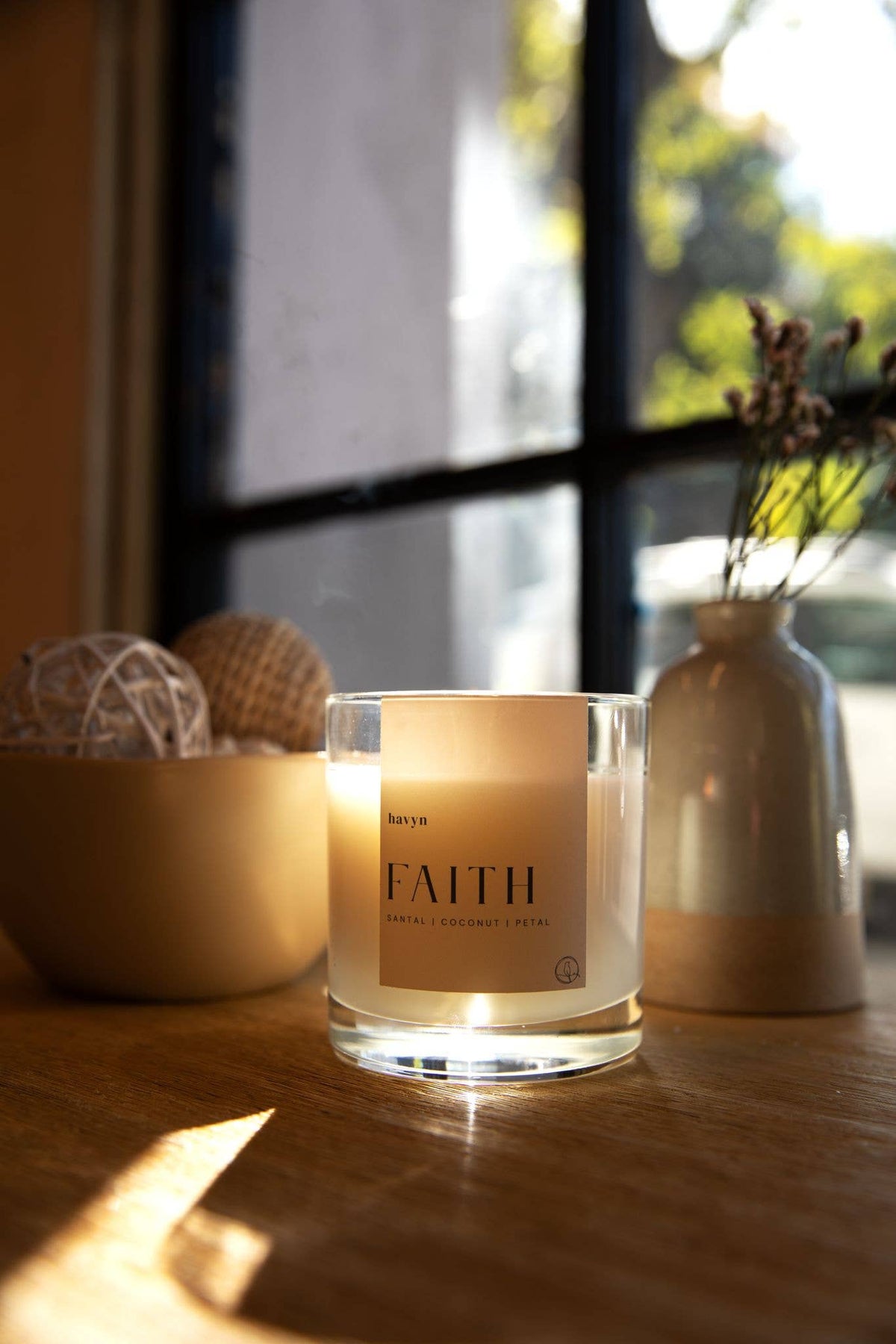 FAITH Candle (Santal, Coconut, Petal)